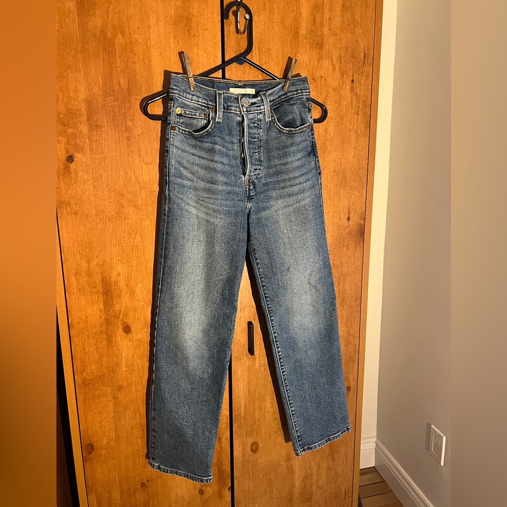 Levi’s rib cage straight ankle